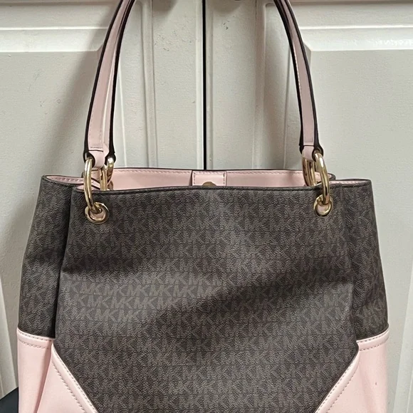 Michael Kors Nichole Powder Blush LG Tote Bag - Picture 5 of 6